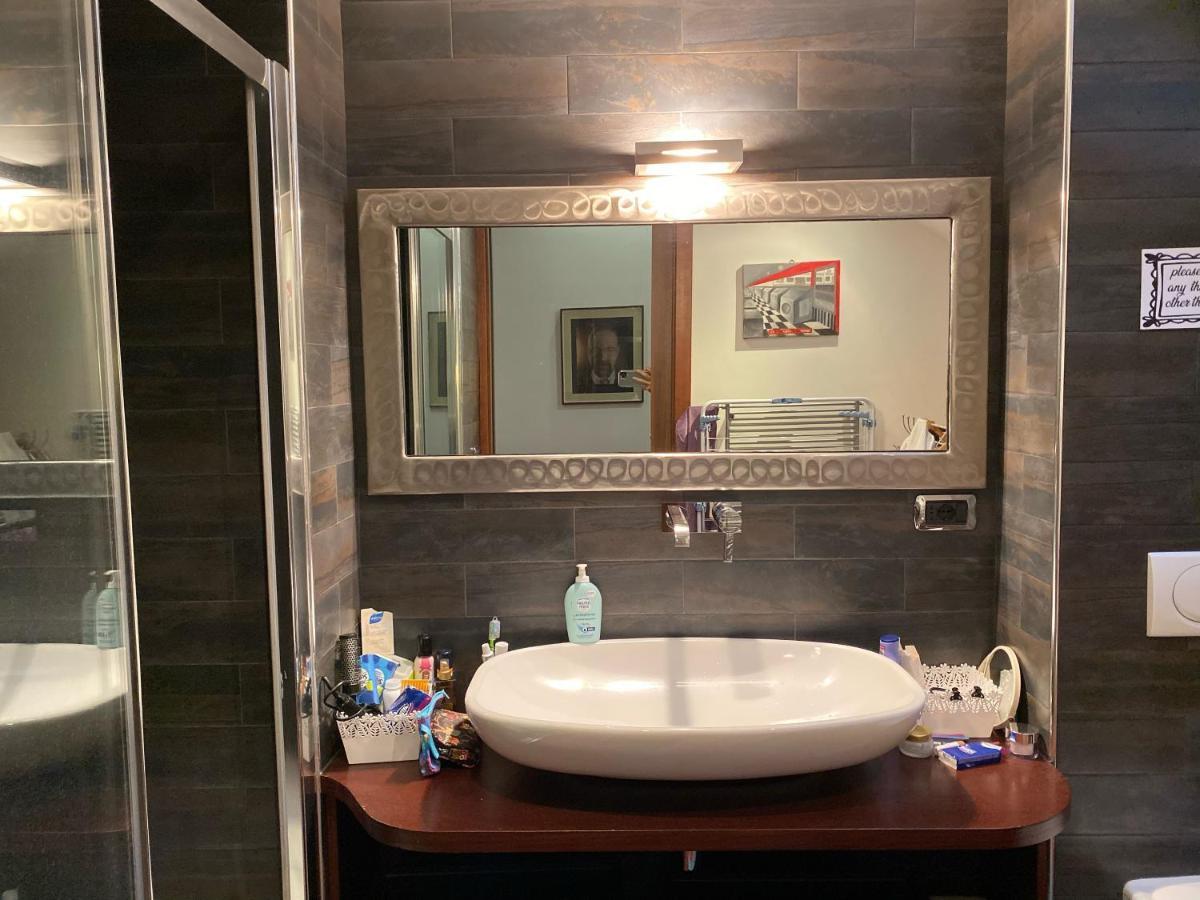Modern Apartment Piazza Statuto Porta Susa Fs Торино Екстериор снимка